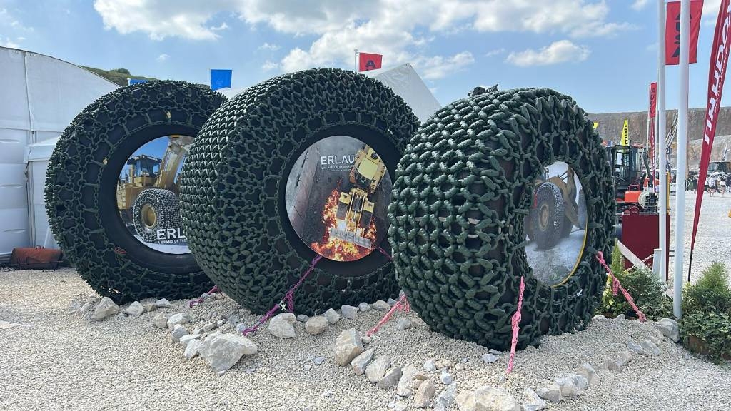 CAT CHAINS/ŁAŃCUCHY NA KOŁA(,VOLVO,KOMATSU,HITACHI) Esteiras, correntes e material rodante