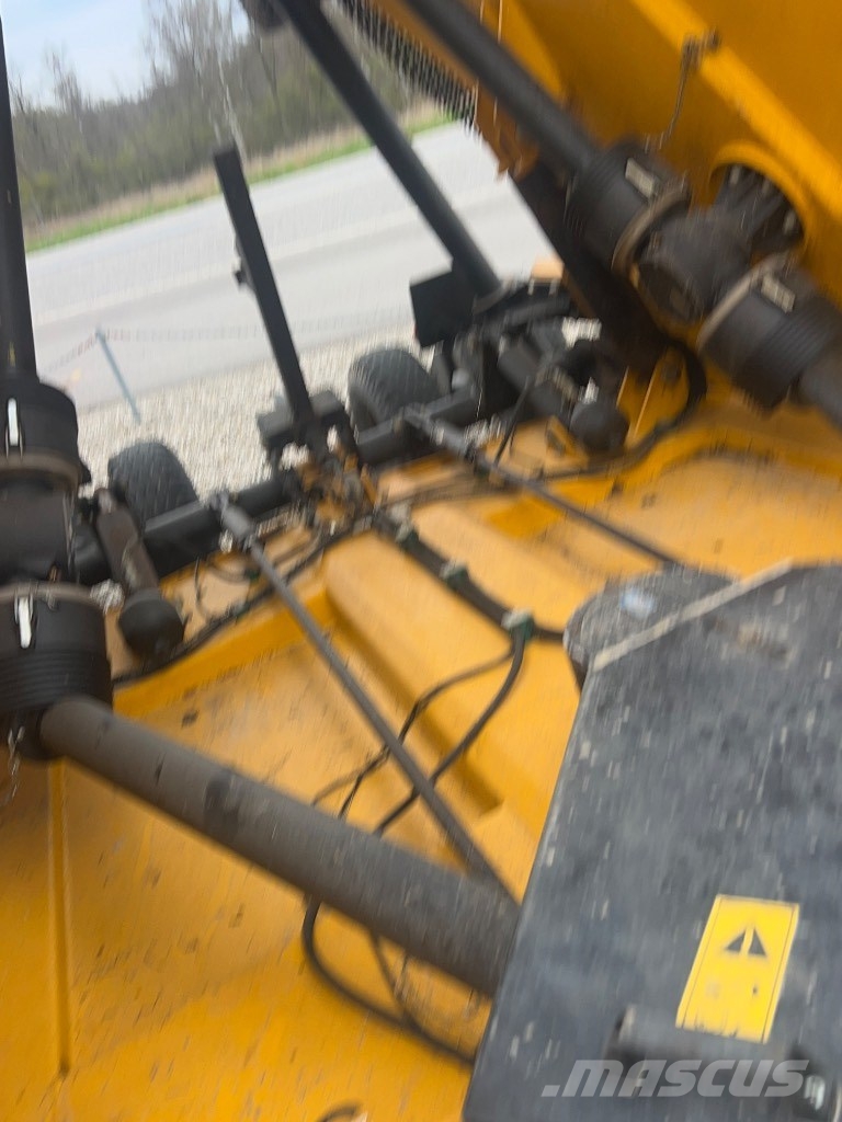 McConnel SR620 جزازات وأغطية المراعي