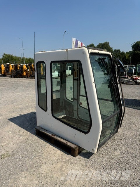 Liebherr USED CAB SERIE B Cabine en interieur