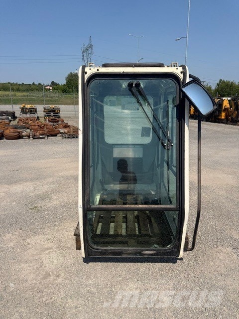 Liebherr USED CAB SERIE B Cabine en interieur