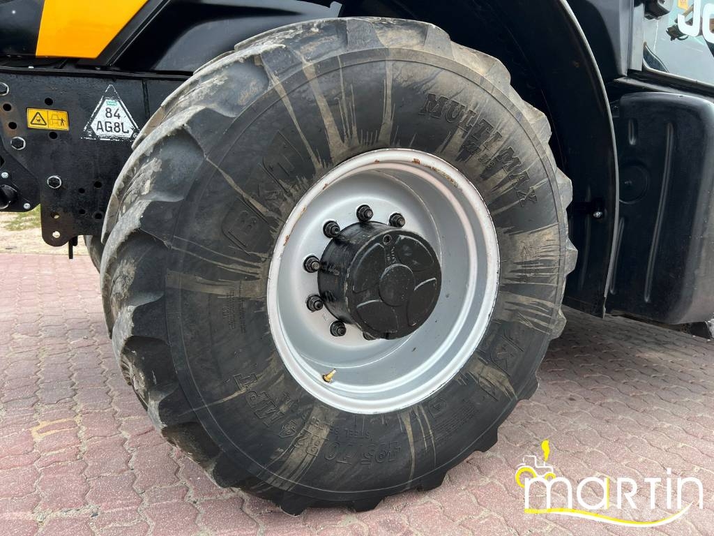 JCB Fastrac 3200-65 Xtra 트랙터