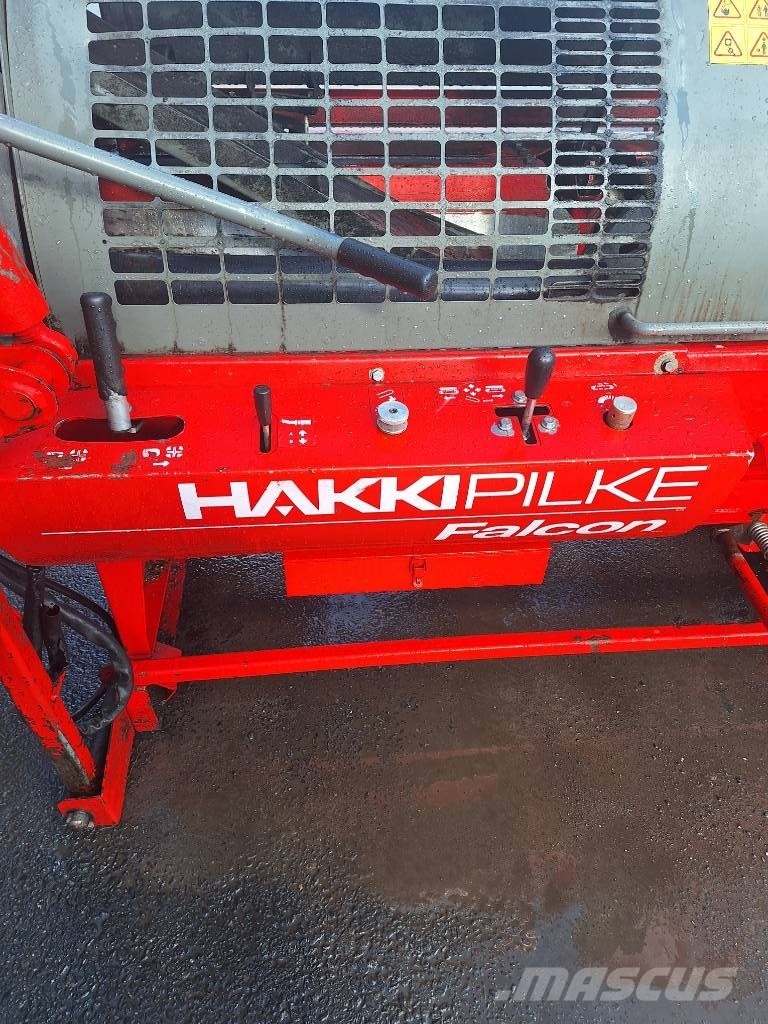 Hakki Pilke Falcon puunnostimella Partidoras, cortadoras y trituradoras de madera