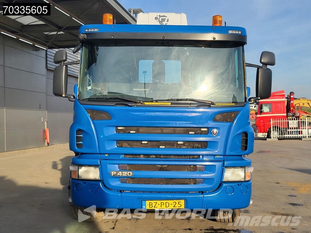 Scania P420 8X2 NL-truck APK VDL S-30-6600 containersyste Hook lift trucks