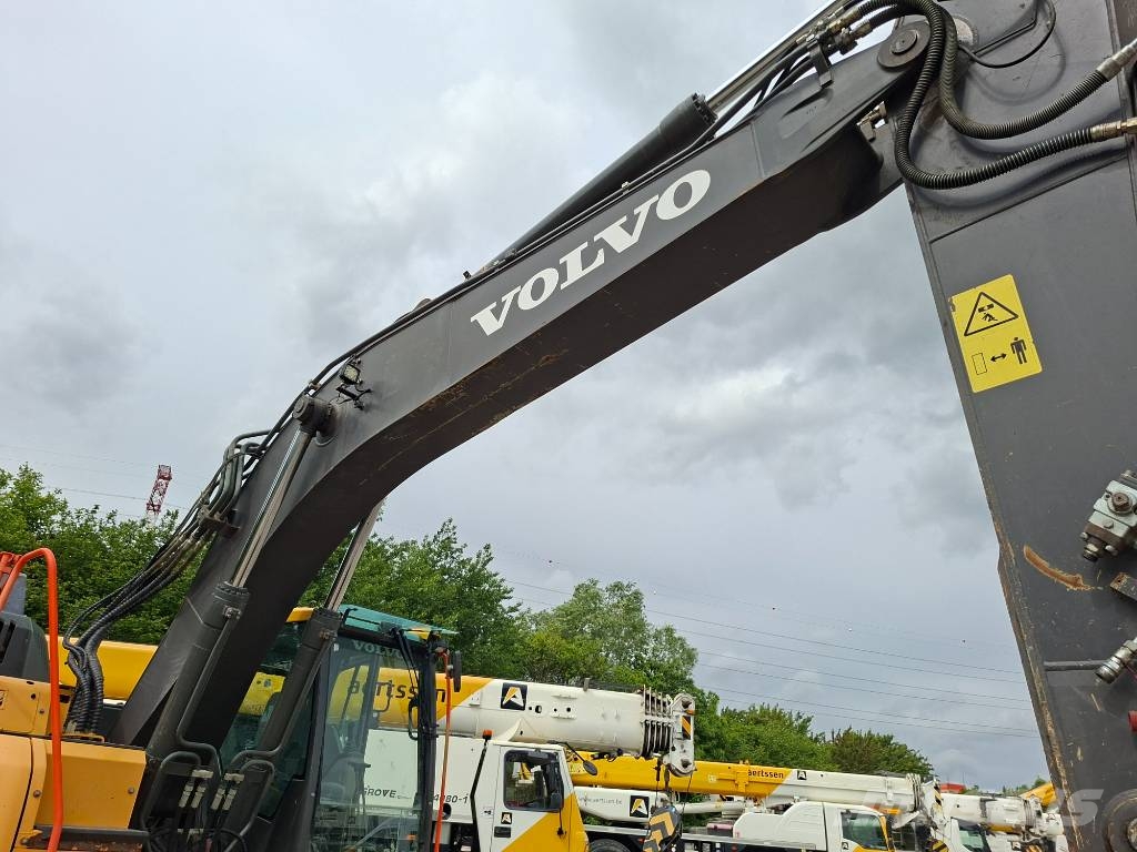 Volvo ECR235EL (+3 Buckets) Rupsgraafmachines