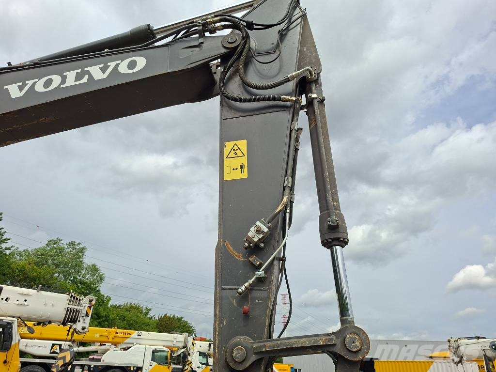 Volvo ECR235EL (+3 Buckets) Rupsgraafmachines