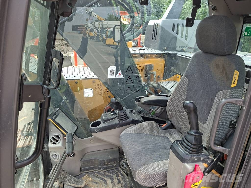 Volvo ECR235EL (+3 Buckets) Rupsgraafmachines