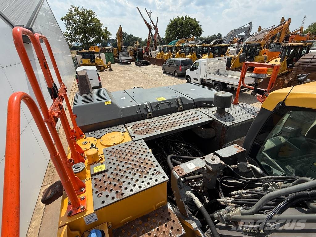 Volvo EC300EL - Hammer Lines / Automatic Greasing Escavadeiras de esteiras