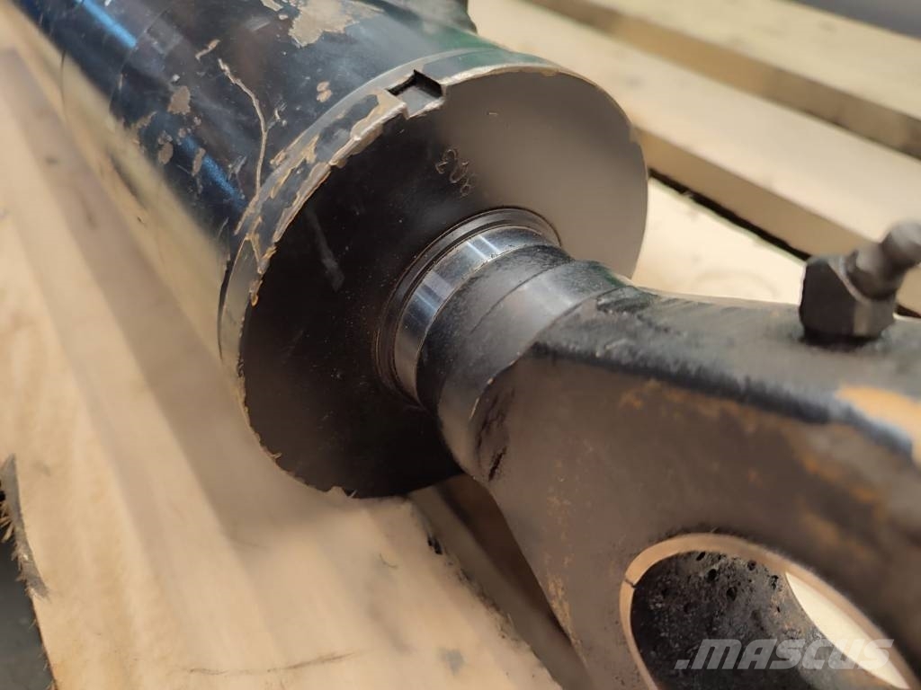 New Holland Hydraulic cylinder 85825871 for  LM 430 Hydraulics