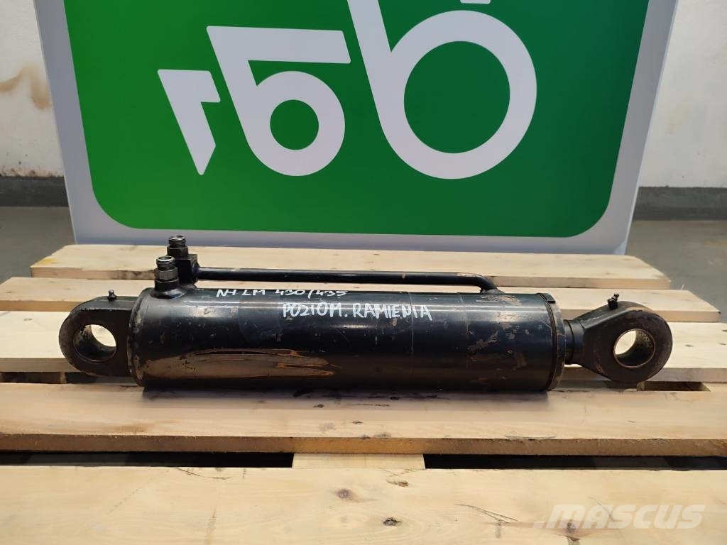 New Holland Hydraulic cylinder 85825871 for  LM 430 Hydraulics