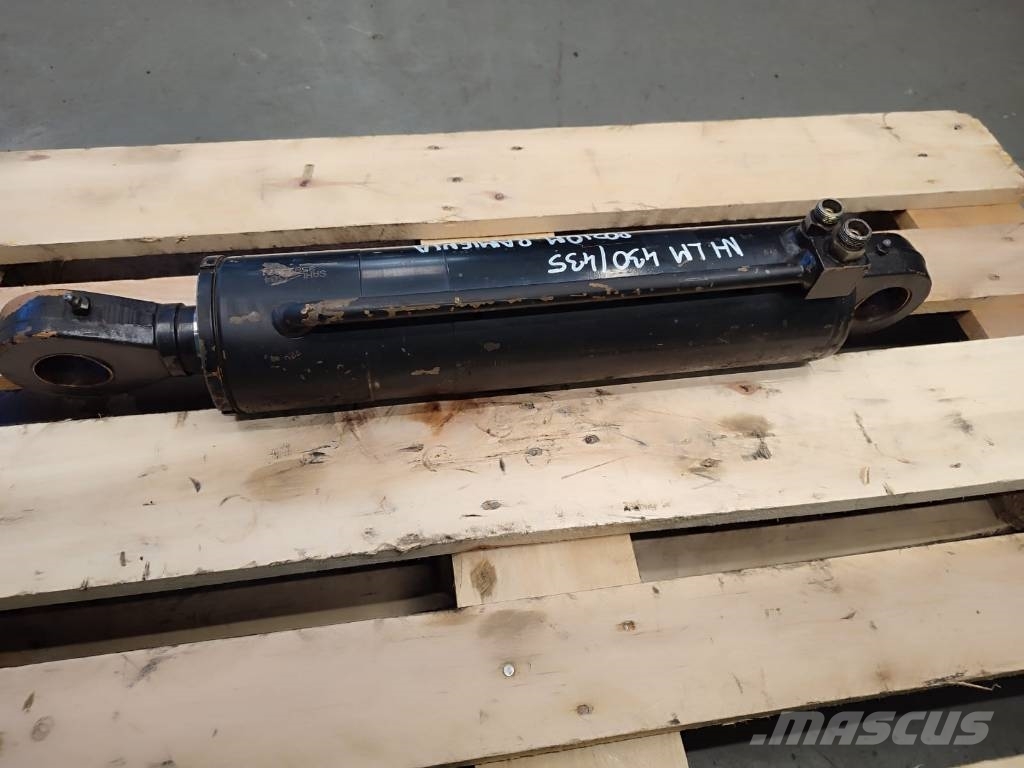 New Holland Hydraulic cylinder 85825871 for  LM 430 Hydraulics