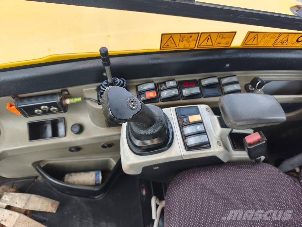 Wacker Neuson 6503 9503 LIEBHERR KOMATSU PW 98 Gravemaskiner på hjul