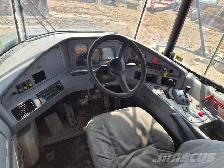 Volvo A 40 E アーティキュレート式ダンプトラック