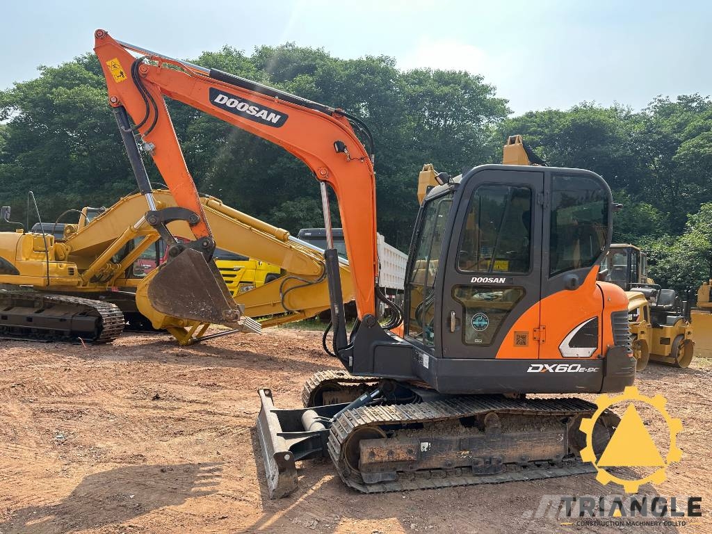Doosan DX 60 Bagri goseničarji