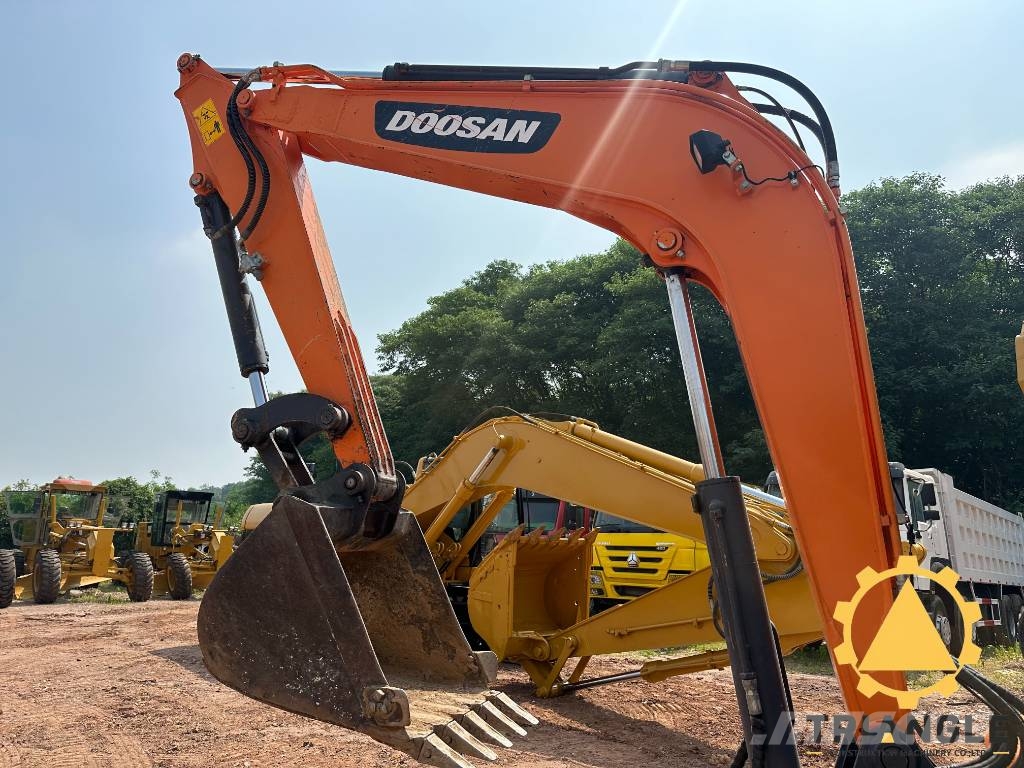 Doosan DX 60 Bagri goseničarji
