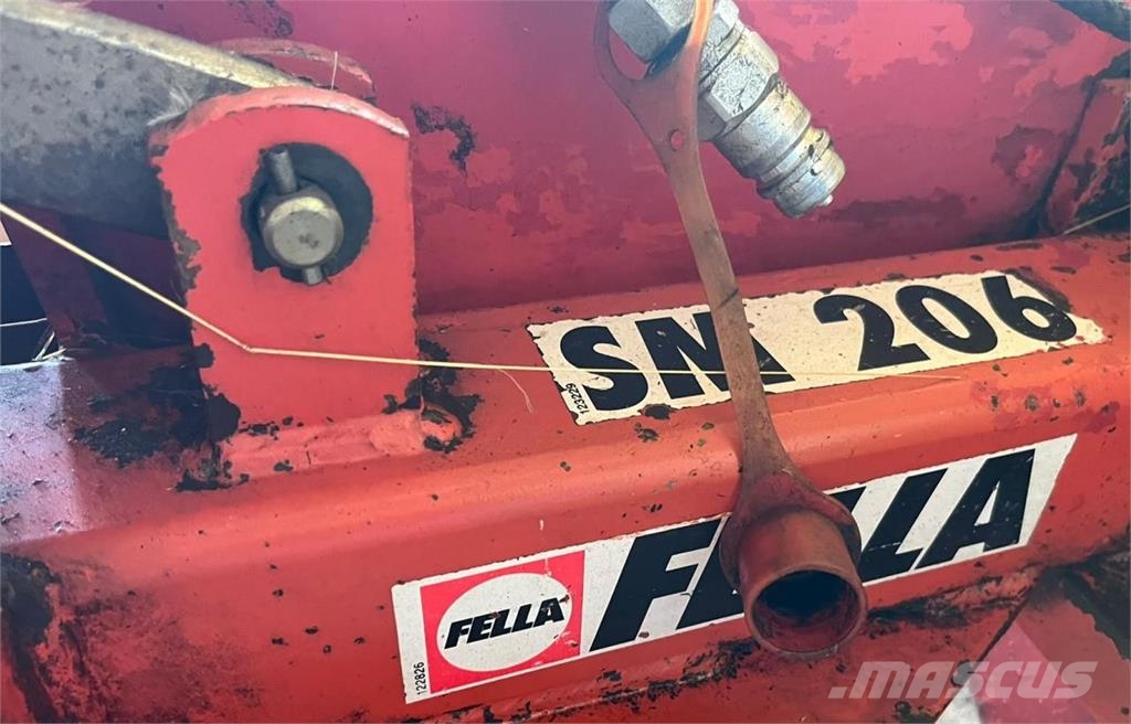 Fella SM 206 im Kundenauftrag Mähwerke