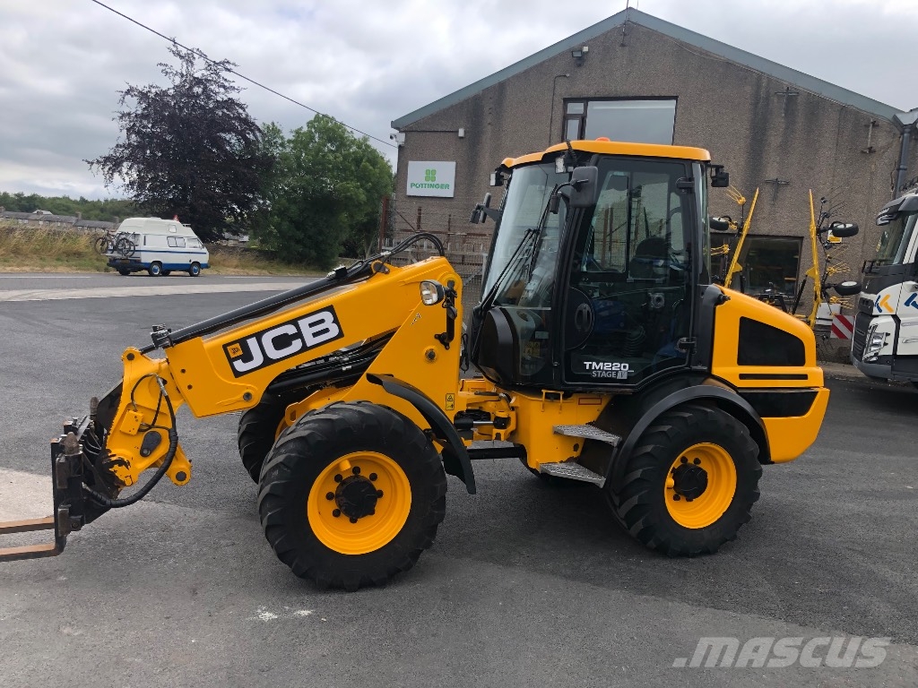 JCB TM220 Telehandlers for agriculture