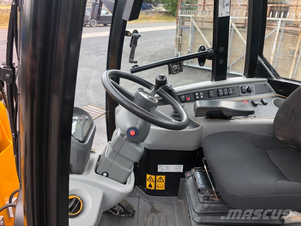 JCB TM220 Telehandlers for agriculture