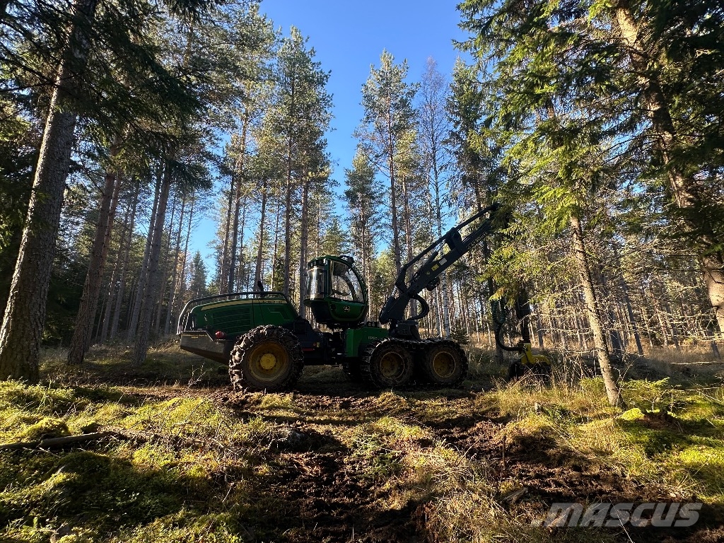 John Deere 1170G Harvesters