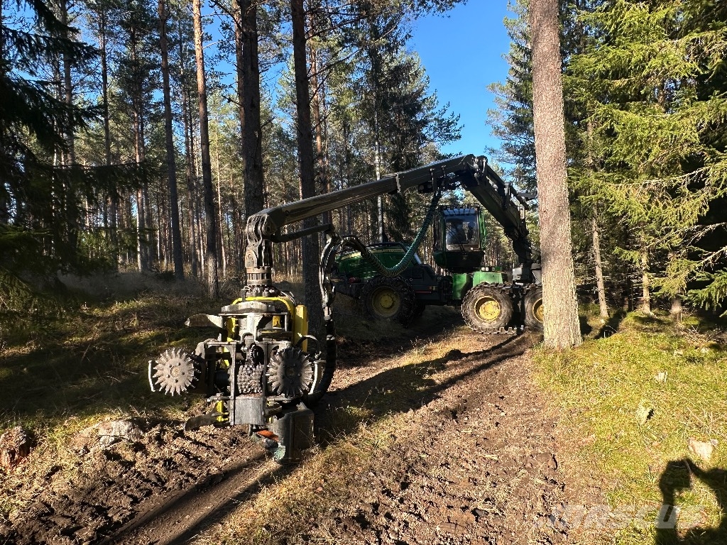 John Deere 1170G Harvesters