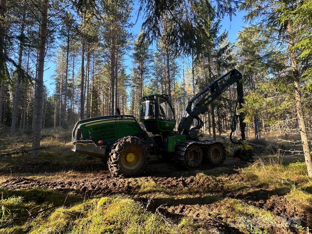 John Deere 1170G Harvesters