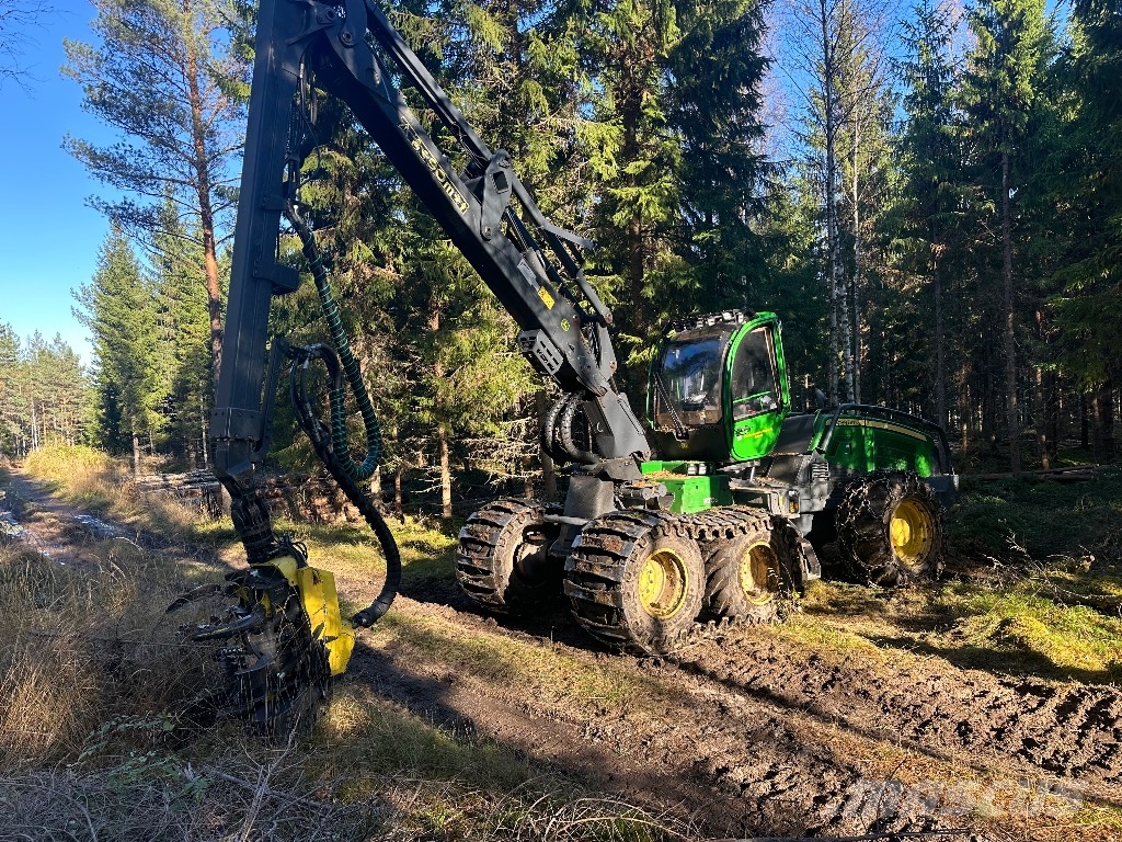 John Deere 1170G Harvesters
