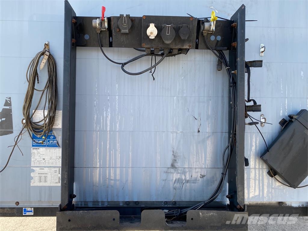 Kögel SN 24 VIN 033 Curtainsider semi-trailers