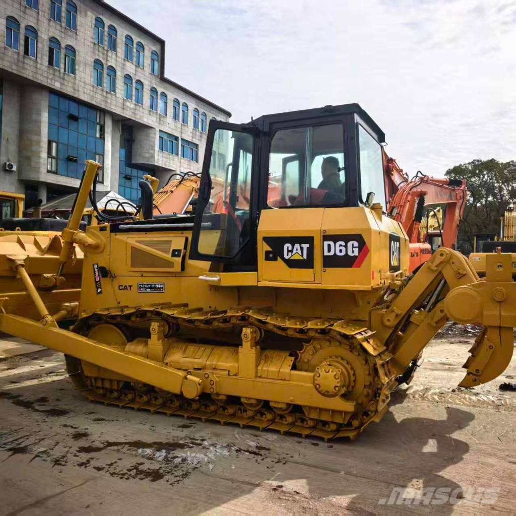 CAT D 6 G Buldožerji goseničarji