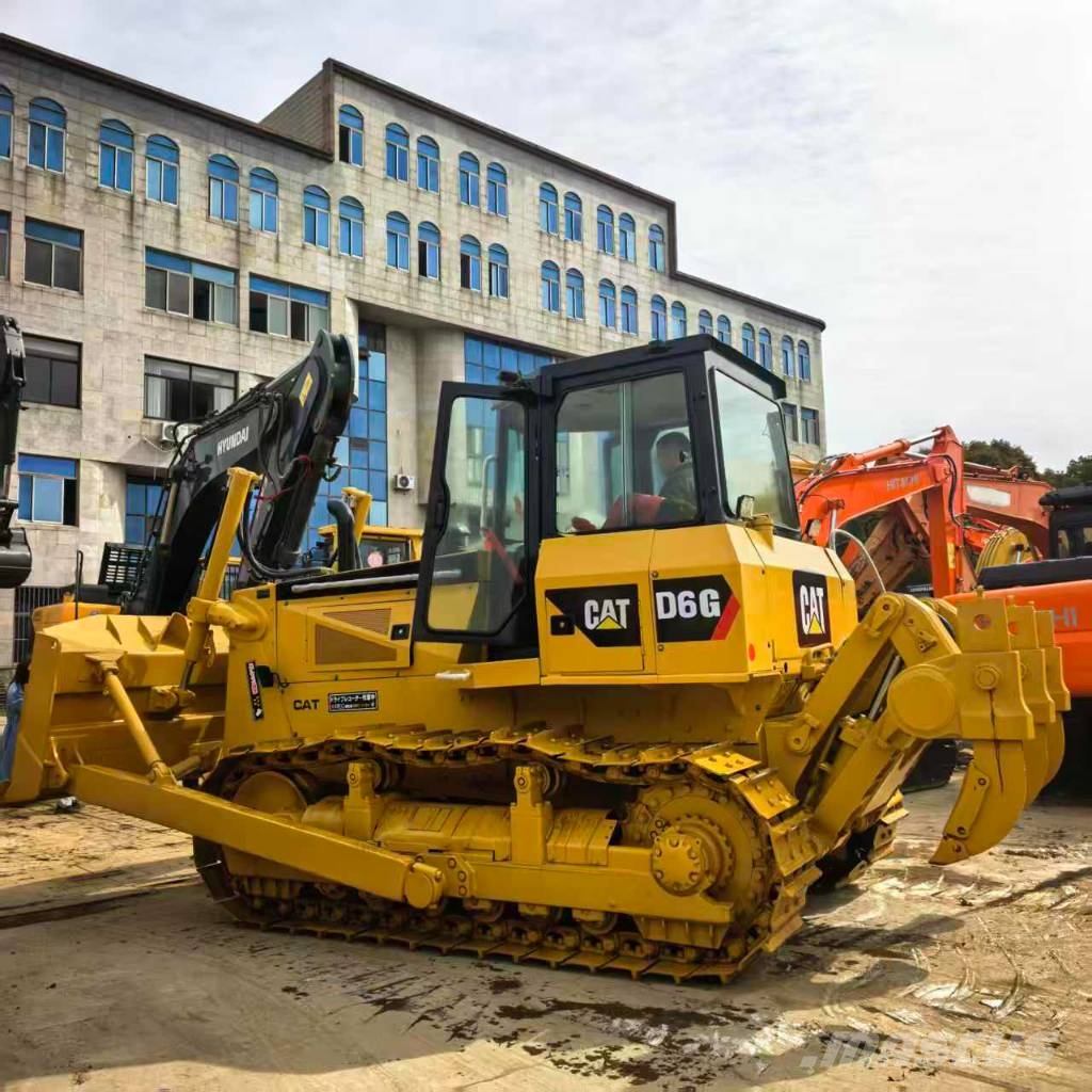 CAT D 6 G Buldožerji goseničarji