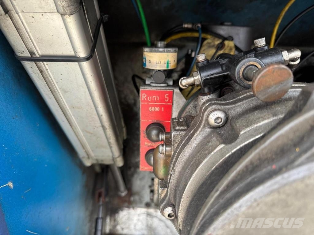 MAN TGS 35.460 8X2 EURO 6 + 25.000 LITER TANK + 5 COMP Вантажівки-цистерни