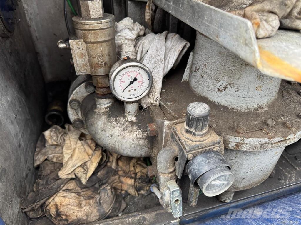 MAN TGS 35.460 8X2 EURO 6 + 25.000 LITER TANK + 5 COMP Вантажівки-цистерни