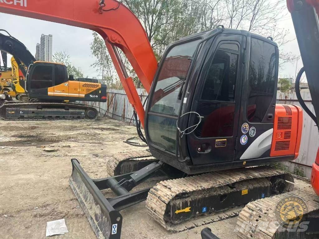 Hitachi Zaxis 60 Bagri goseničarji
