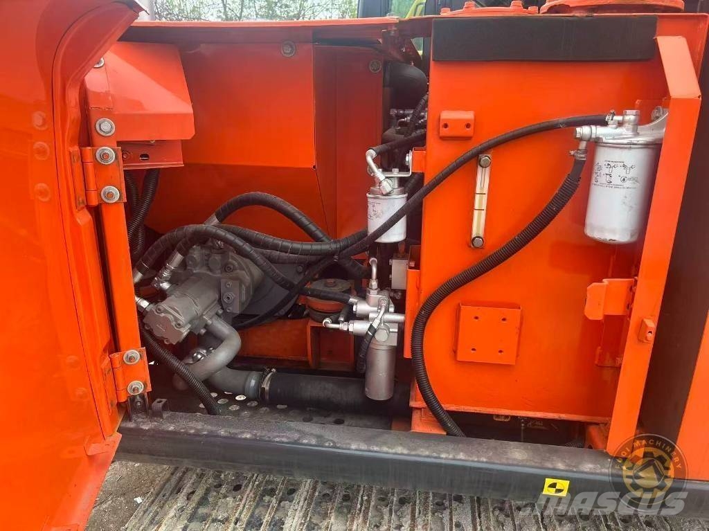 Hitachi Zaxis 60 Bagri goseničarji
