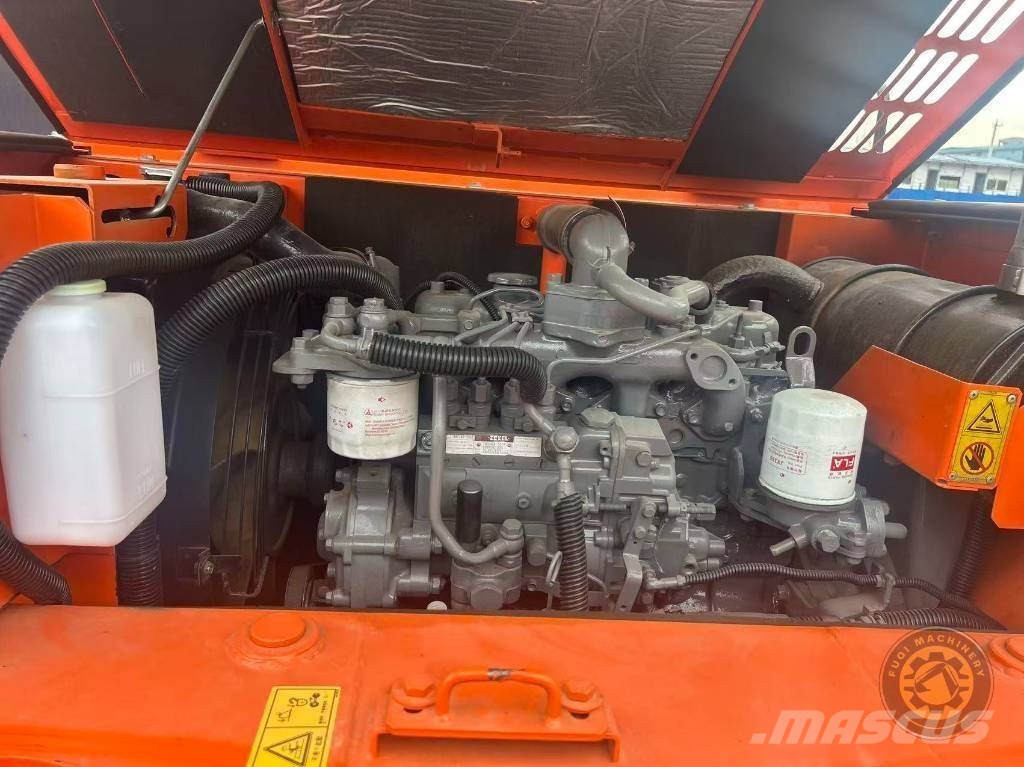 Hitachi Zaxis 60 Bagri goseničarji