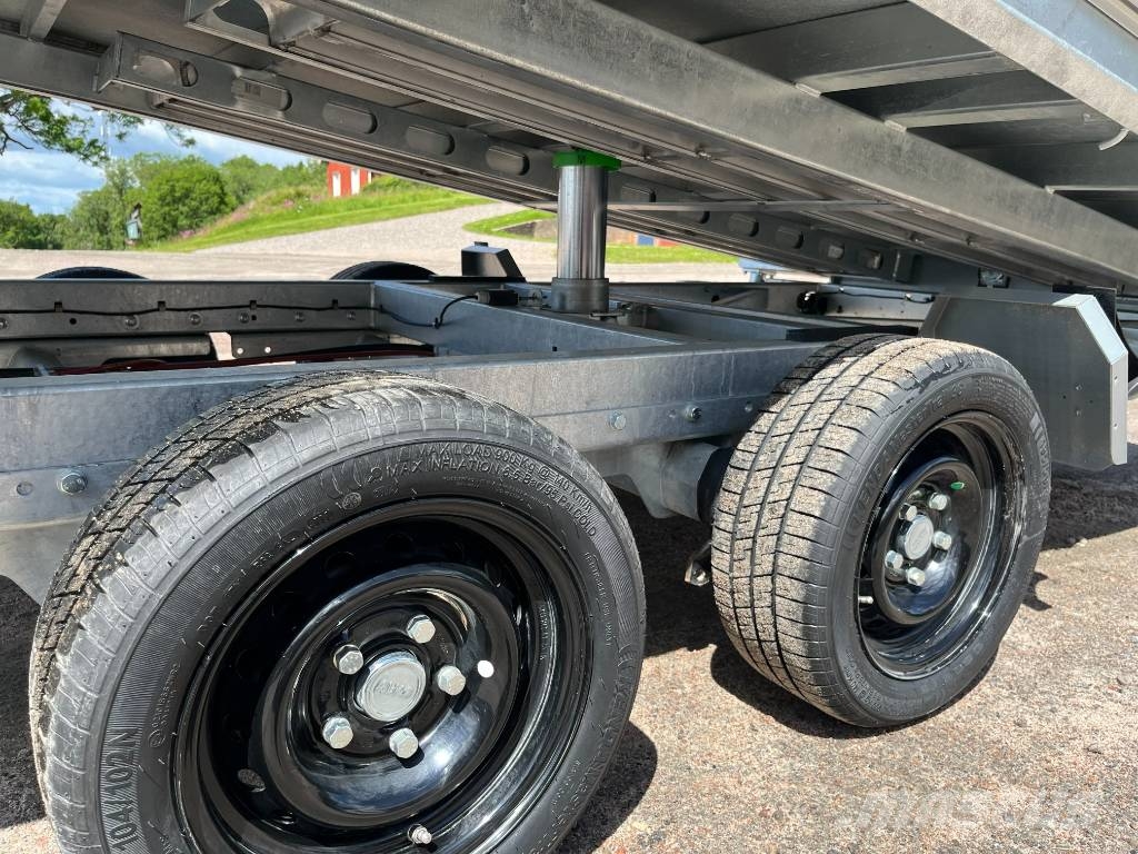 Henra Plattformstrailer 3-vägstipp 3,5 ton hydraulisk Personbilssläp