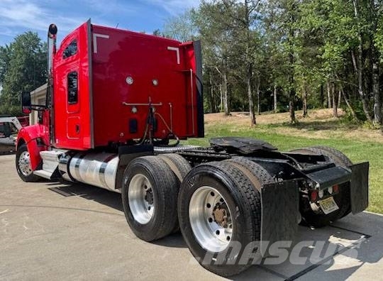 Kenworth W 990 وحدات الجر