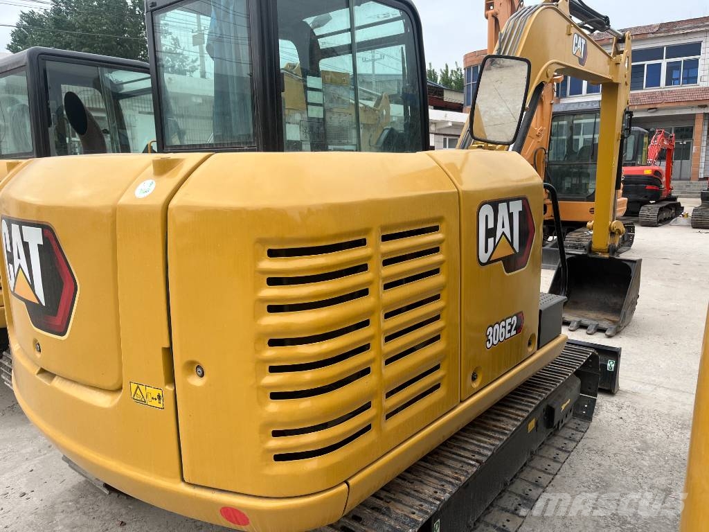CAT 306E2 Paletli ekskavatörler