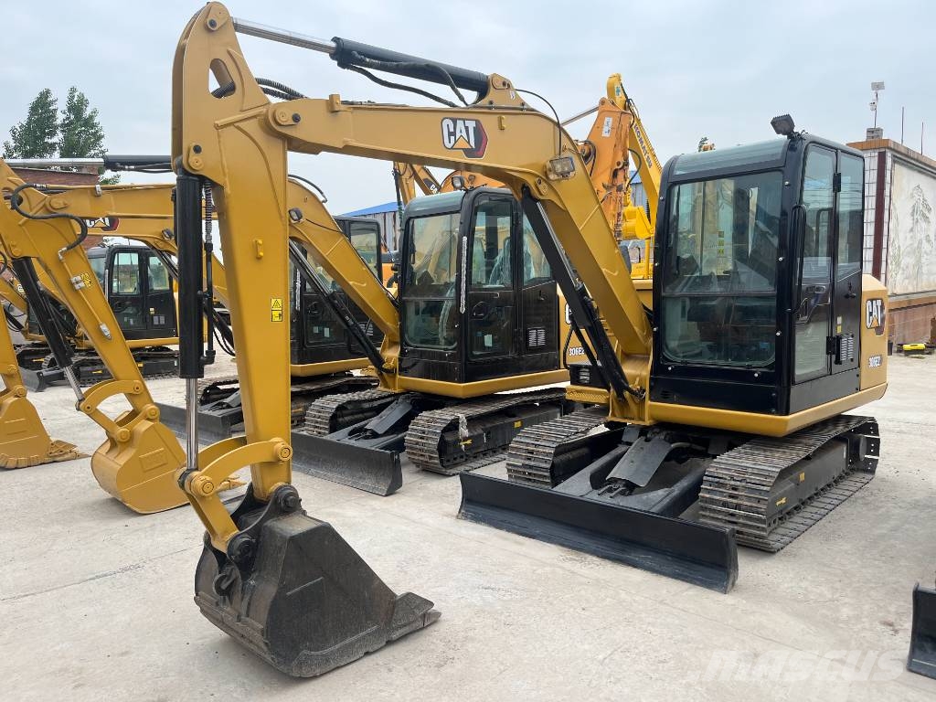 CAT 306E2 Paletli ekskavatörler