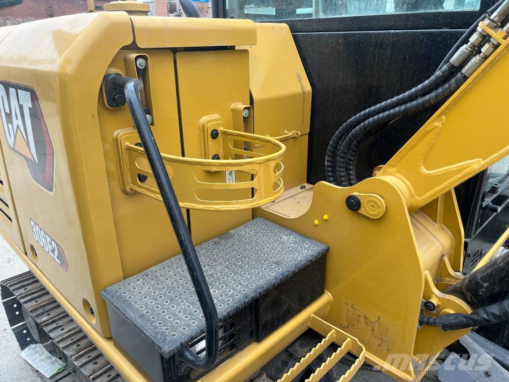 CAT 306E2 Paletli ekskavatörler