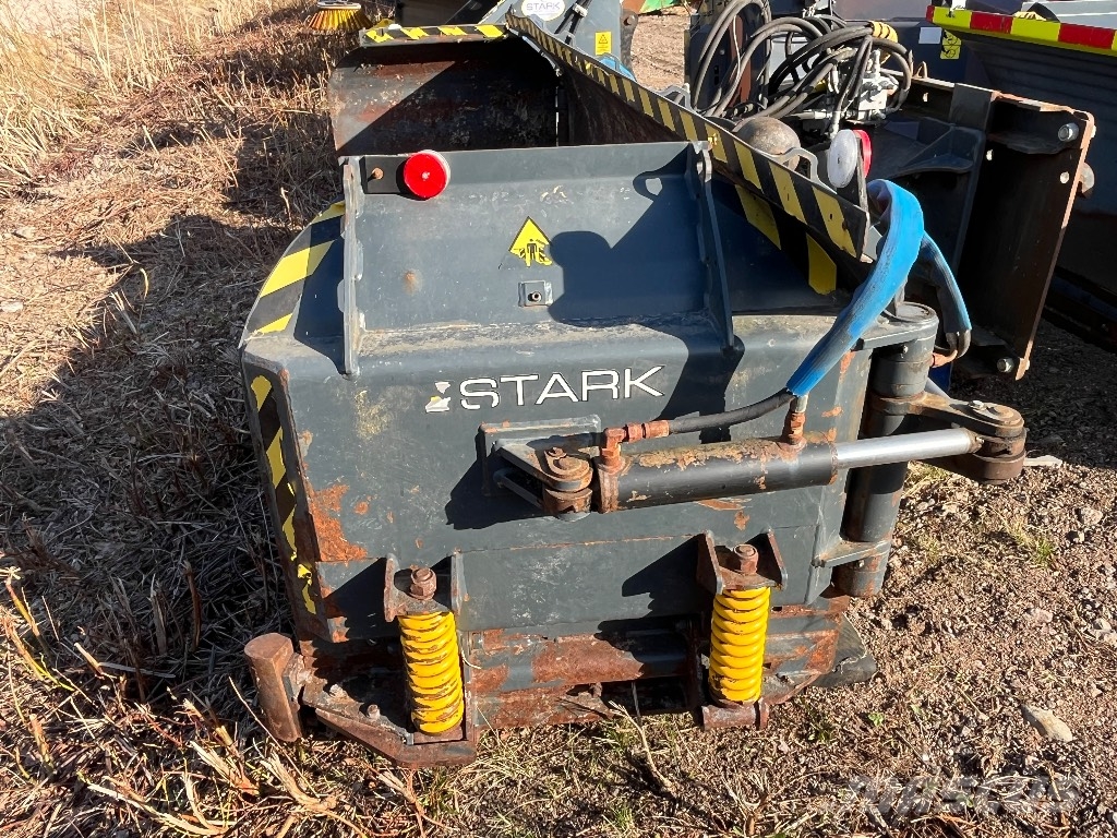 Stark U420 حراثات ونصول الجليد