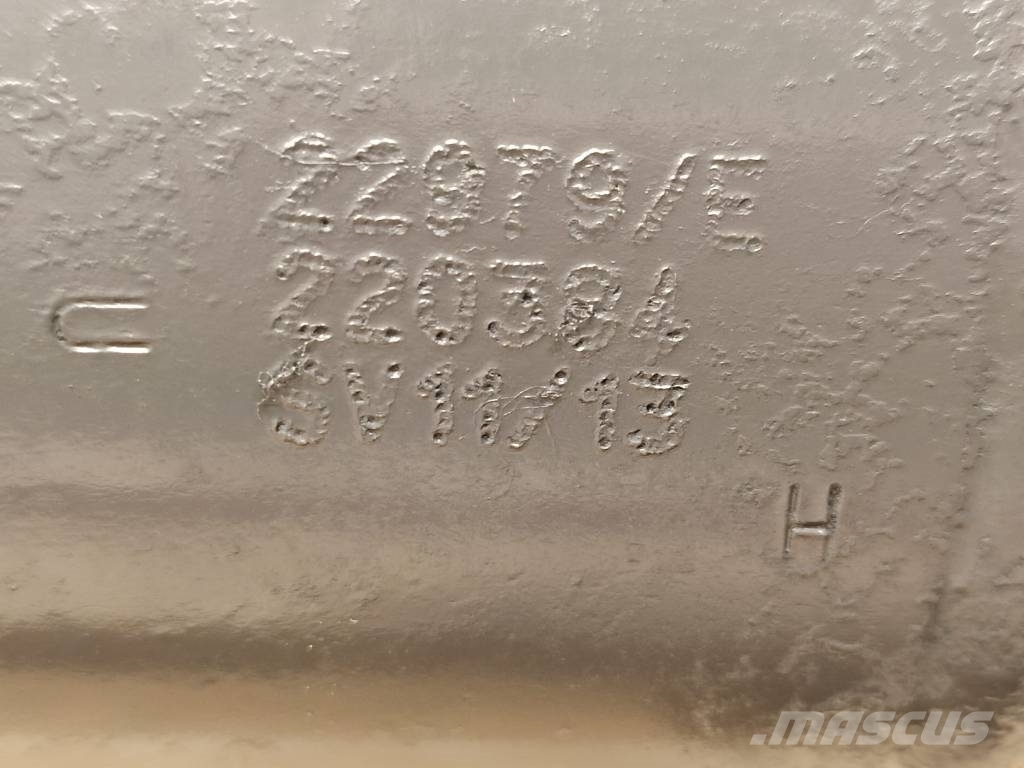 CLAAS Rear linkage cylinder 220384 22979/E Хидравлични