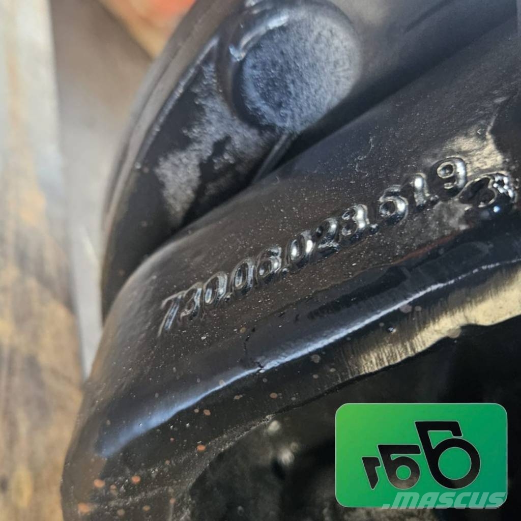 Valtra N121 Dana Spicer 36238800 Axle 735/112 Rama i zawieszenie