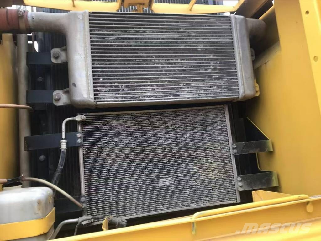 Komatsu PC 300 대형 굴삭기 29톤 이상
