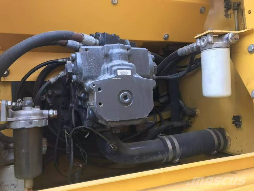 Komatsu PC 300 대형 굴삭기 29톤 이상