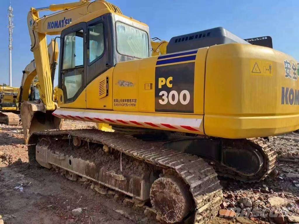 Komatsu PC 300 대형 굴삭기 29톤 이상