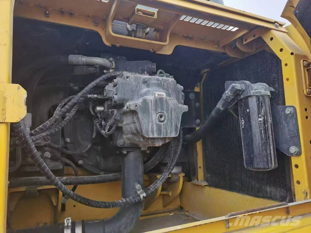 Komatsu PC 300 대형 굴삭기 29톤 이상