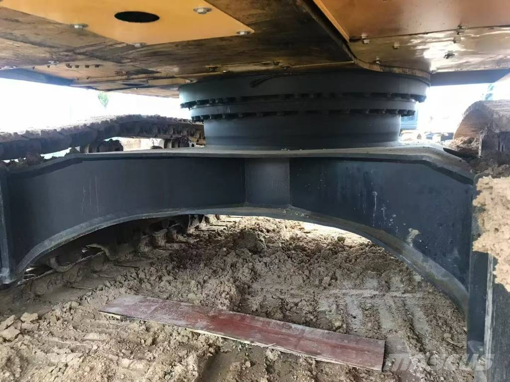 Komatsu PC 300 대형 굴삭기 29톤 이상