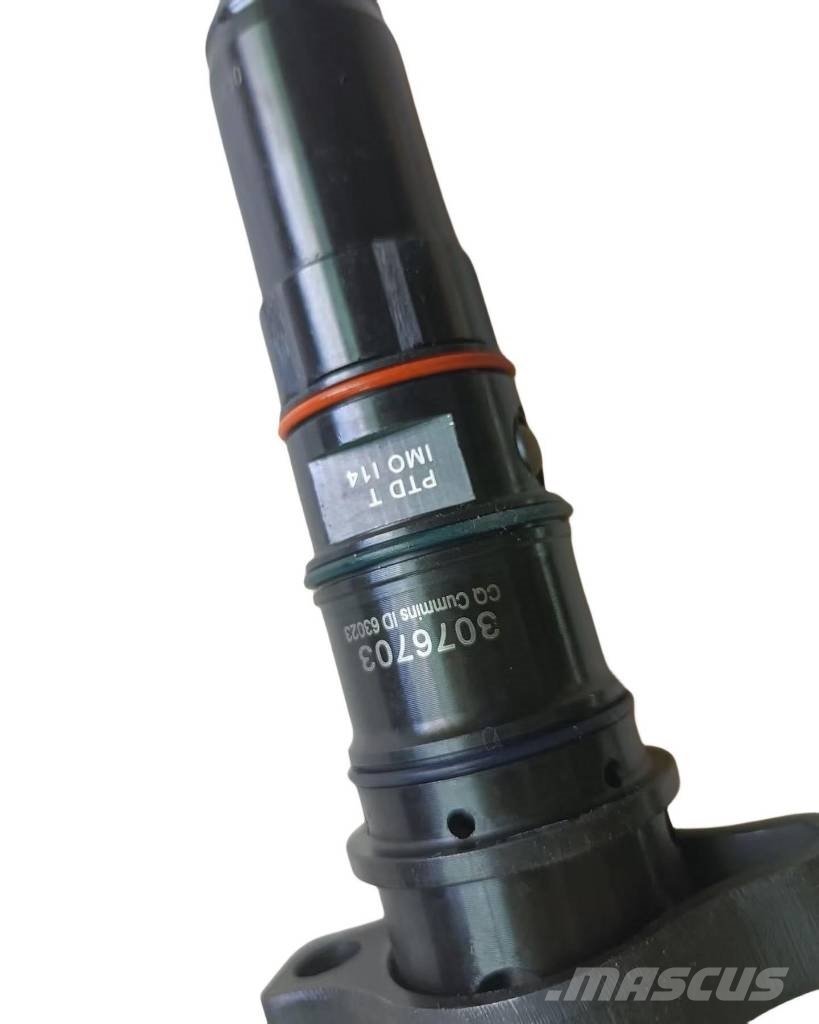 Cummins KTA38 engine injector 3076703 3279719 Moteur