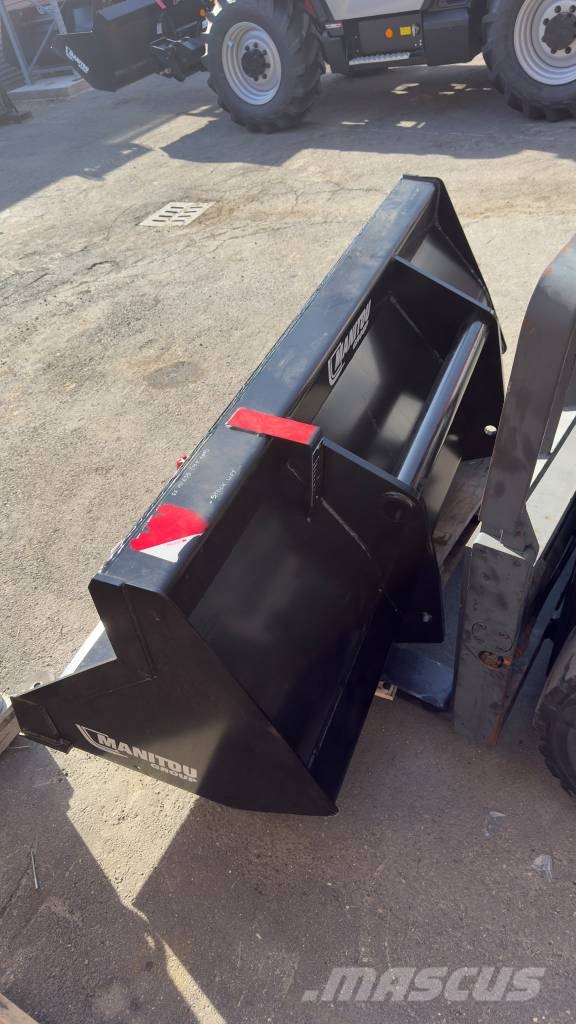 Manitou CBR 730 L1850 Buckets