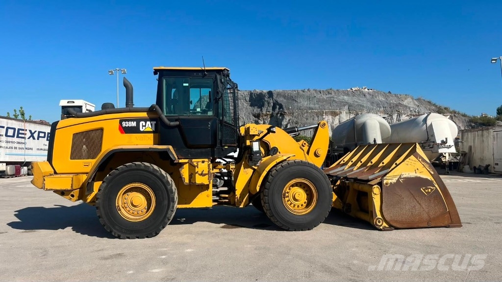 CAT 938 M Chargeuse sur pneus