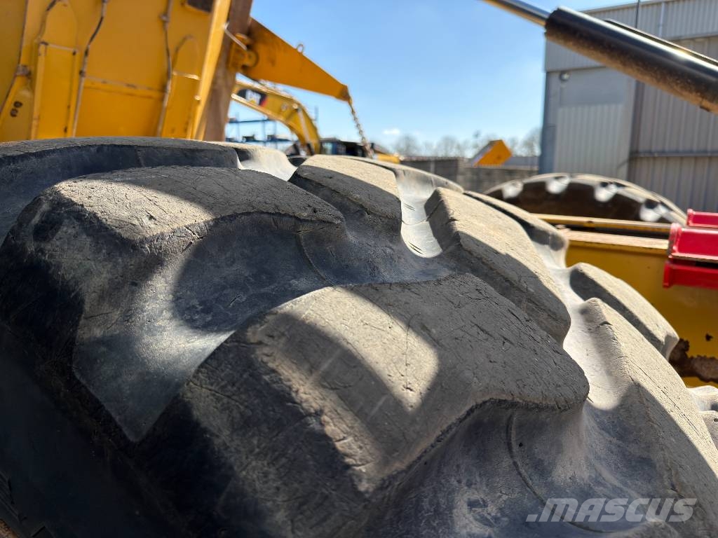 CAT 730C2 Шарнирно-сочленённые самосвалы